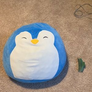 GIANT SQUISHMALLOW!!